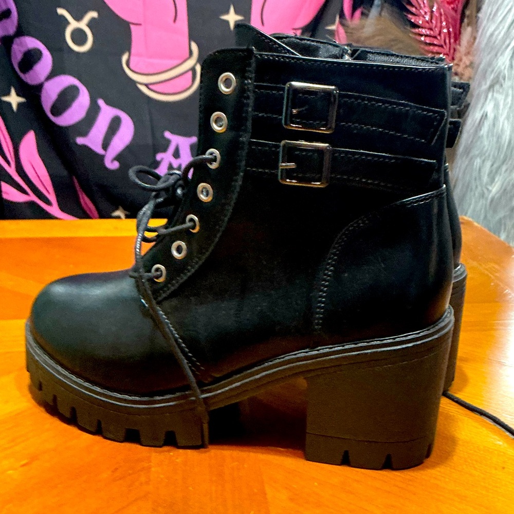 New Chunky Block Heel Fashion Black Laced Booties Combat Moto Boots Women’s 7.5